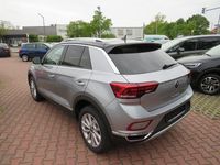 Gebraucht VW T-Roc 150 PS (110 kW) 2024 Grau SUV