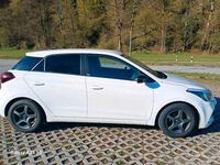 Gebraucht Hyundai i20 84 PS (61 kW) 2019 Weiß Kleinwagen