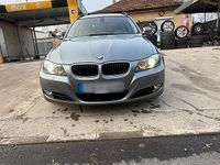 Gebraucht BMW 320 177 PS (130 kW) 2009 Grau Kombi