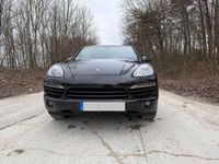 Second-hand Porsche Cayenne 245 CP (180 kW) 2011 Negru SUV