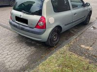 Gebraucht Renault Clio II 75 PS (55 kW) 2003 Grün Kleinwagen
