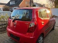 Gebraucht Hyundai i10 Classic 69 PS (50 kW) 2012 Rot Kleinwagen