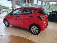 Gebraucht Hyundai i10 Pure 67 PS (49 kW) 2019 Rot Kleinwagen
