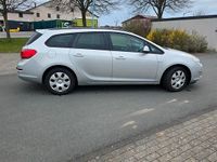 Gebraucht Opel Astra 140 PS (102 kW) 2011 Silber Kombi