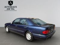 Gebraucht Mercedes E240 Elegance 170 PS (125 kW) 1998 Blau Limousine