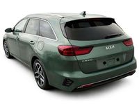Neu Kia Ceed 140 PS (102 kW) 2026 Expirience grün Kleinwagen