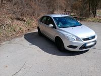 Gebraucht Ford Focus 101 PS (74 kW) 2010 Silber Limousine