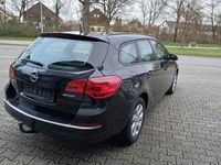 Gebraucht Opel Astra Edition 110 PS (80 kW) 2014 Schwarz Kombi