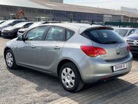 Gebraucht Opel Astra Selection 116 PS (85 kW) 2010 Silber Limousine