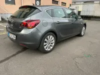 Usata Opel Astra 125 CV (91 kW) 2011 Grigio Berlina