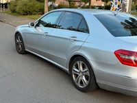Gebraucht Mercedes E220 Avantgarde 170 PS (125 kW) 2011 Silber Limousine