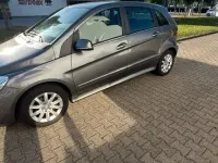 Gebraucht Mercedes B200 136 PS (100 kW) 2009 Grau Van / Kleinbus