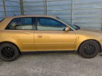 Używany Audi A3 Attraction 101 KM (74 kW) 1997 Żółty Hatchback