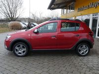 Gebraucht Dacia Sandero Prestige 90 PS (66 kW) 2017 Rot Limousine