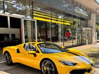 Second-hand Ferrari 296 829 CP (609 kW) 2024 Galben Cabrio