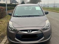 Gebraucht Hyundai ix20 Classic 90 PS (66 kW) 2010 Grau Kleinwagen