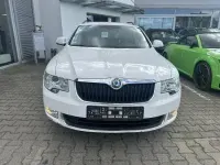 Gebraucht Skoda Superb 140 PS (102 kW) 2012 Weiß Kombi