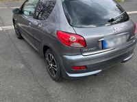 Gebraucht Peugeot 206+ 60 PS (44 kW) 2010 Grau Kleinwagen