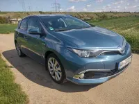 Gebraucht Toyota Auris Hybrid 136 PS (100 kW) 2016 Blau Limousine
