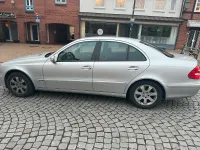 Gebraucht Mercedes E220 150 PS (110 kW) 2004 Silber Limousine