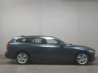 Gebraucht Volvo V60 Momentum 197 PS (144 kW) 2021 Blau Kombi