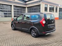 Gebraucht Dacia Lodgy Celebration 116 PS (85 kW) 2016 Schwarz Van / Kleinbus