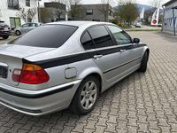 Gebraucht BMW 320 150 PS (110 kW) 2000 Silber Limousine