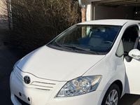 Gebraucht Toyota Auris 99 PS (72 kW) 2012 Weiß Kleinwagen