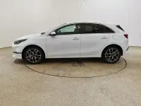 Gebraucht Kia Ceed Style 140 PS (102 kW) 2025 Casa white Kleinwagen