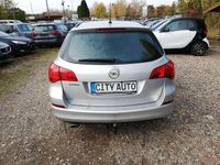 Gebraucht Opel Astra Edition 120 PS (88 kW) 2011 Silber Kombi
