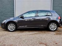 Gebraucht VW Golf VII LOUNGE 115 PS (84 kW) 2015 Grau Limousine