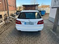 Gebraucht Mercedes E250 Avantgarde 204 PS (150 kW) 2012 Weiß Kombi