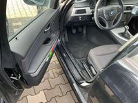 Gebraucht BMW 318 143 PS (105 kW) 2010 Schwarz Kombi