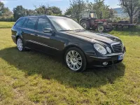 Używany Mercedes E500 Elegance 387 KM (284 kW) 2006 Czarny Sedan/Limuzyna