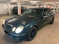Gebraucht Mercedes E240 Avantgarde 177 PS (130 kW) 2002 Blau Limousine