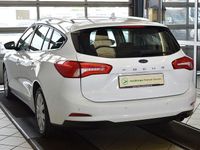 Gebraucht Ford Focus Cool & Connect 125 PS (91 kW) 2019 Weiß Limousine