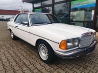 Gebraucht Mercedes 230 136 PS (100 kW) 1981 Weiß Coupé