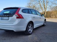 Gebraucht Volvo V60 152 PS (111 kW) 2017 Weiß Kombi