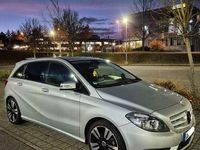Gebraucht Mercedes B180 109 PS (80 kW) 2012 Silber Van / Kleinbus