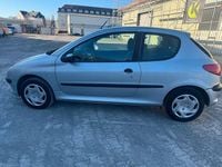 Gebraucht Peugeot 206 75 PS (55 kW) 1999 Silber Kleinwagen