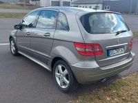 Gebraucht Mercedes B200 140 PS (102 kW) 2006 Grau Van / Kleinbus