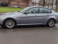 Gebraucht BMW 320 170 PS (125 kW) 2011 Silber Limousine