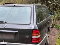 Second-hand Mercedes E250 90 CP (66 kW) 1992 Negru Break