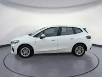 Gebraucht BMW 220 156 PS (114 kW) 2023 Alpinweiß uni Van / Kleinbus