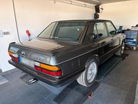 Gebraucht BMW 525 Shadowline 129 PS (94 kW) 1987 Grau Limousine
