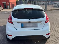 Gebraucht Ford Fiesta Trend 82 PS (60 kW) 2012 Weiß Limousine