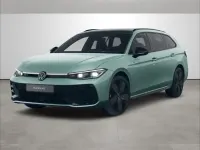Gebraucht VW Passat R-line 193 PS (141 kW) 2024 Maripositgrün metallic Kombi