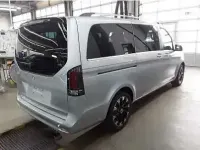 Gebraucht Mercedes V300 Avantgarde 237 PS (174 kW) 2025 Silber Van / Kleinbus
