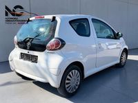 Gebraucht Toyota Aygo Cool 68 PS (50 kW) 2013 Weiß Kleinwagen