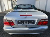 Gebraucht Mercedes CLK230 197 PS (144 kW) 2000 Silber Cabrio